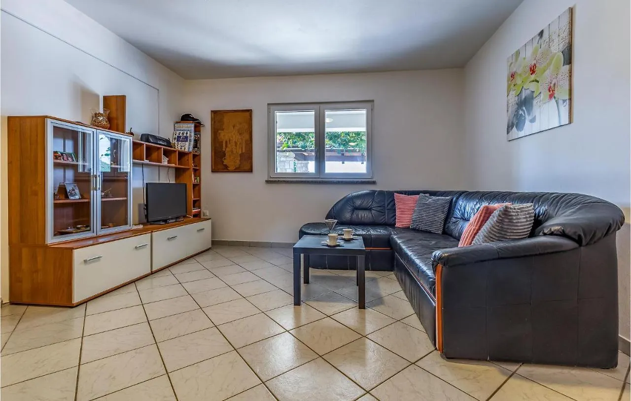 Awesome Apartment In Medulin With Wifi