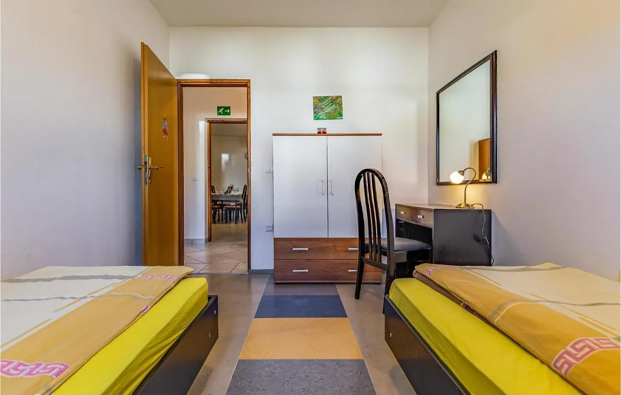 Feriehus Awesome Apartment In Medulin With Wifi